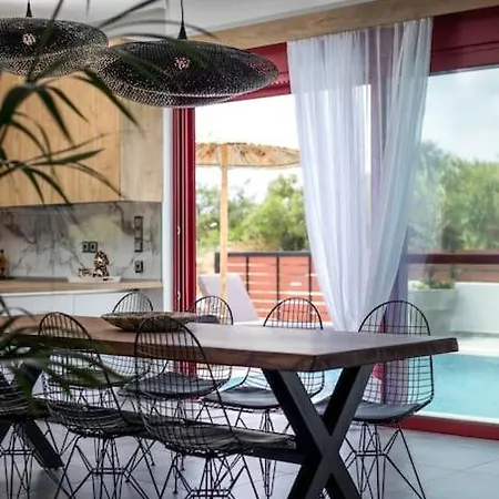 Sundalucky Villa